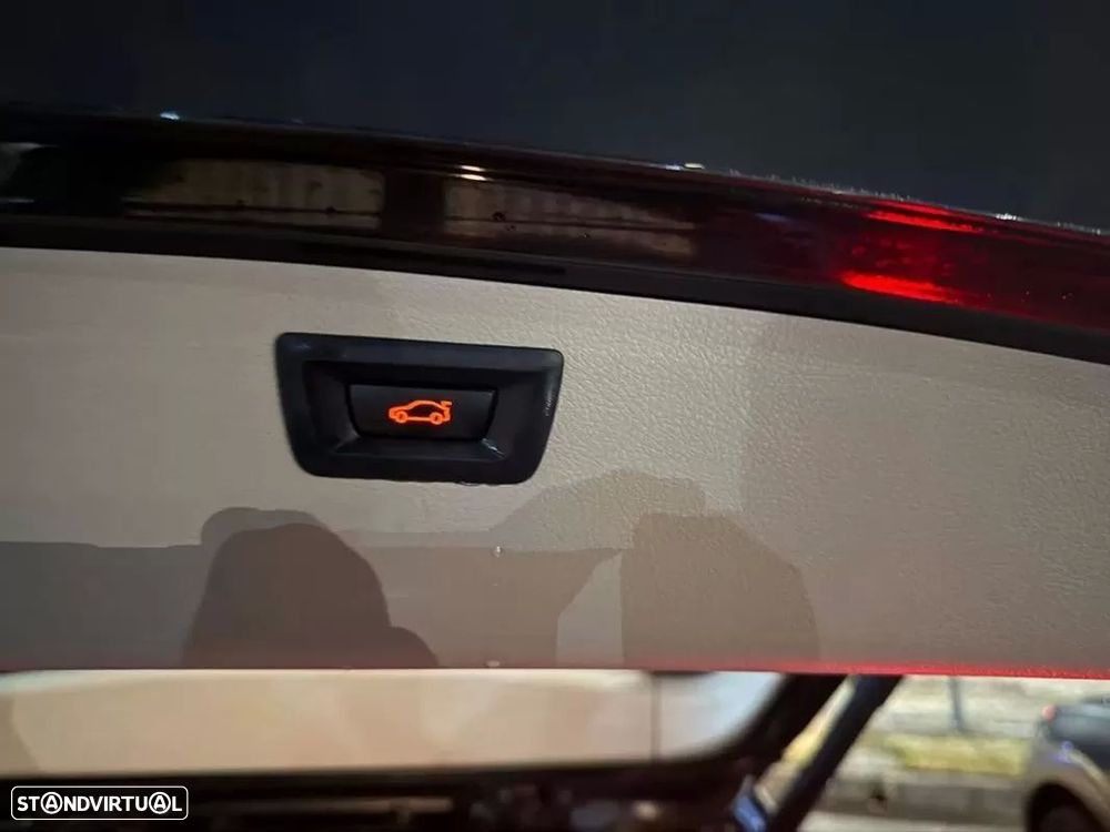 BMW 320 d Touring EfficientDynamics Line Sport - 16