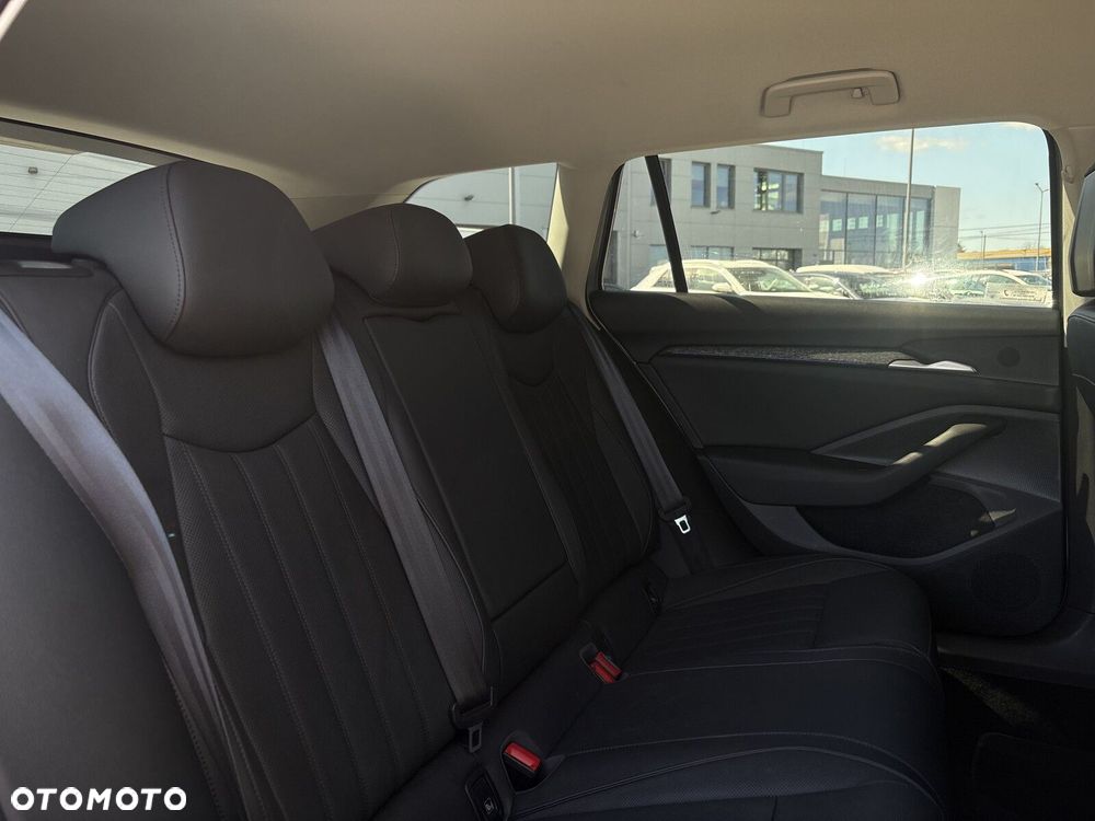 Skoda Superb 2.0 TDI SCR 4x4 Selection DSG - 23