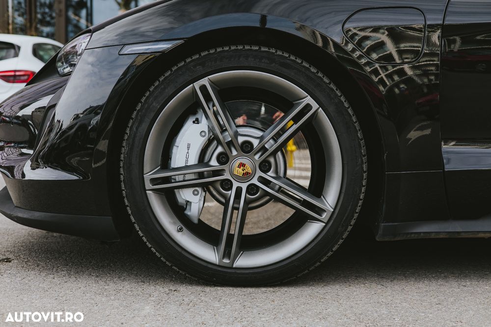Porsche Taycan - 6