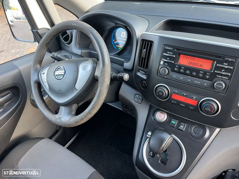 Nissan NV200 Combi - 23