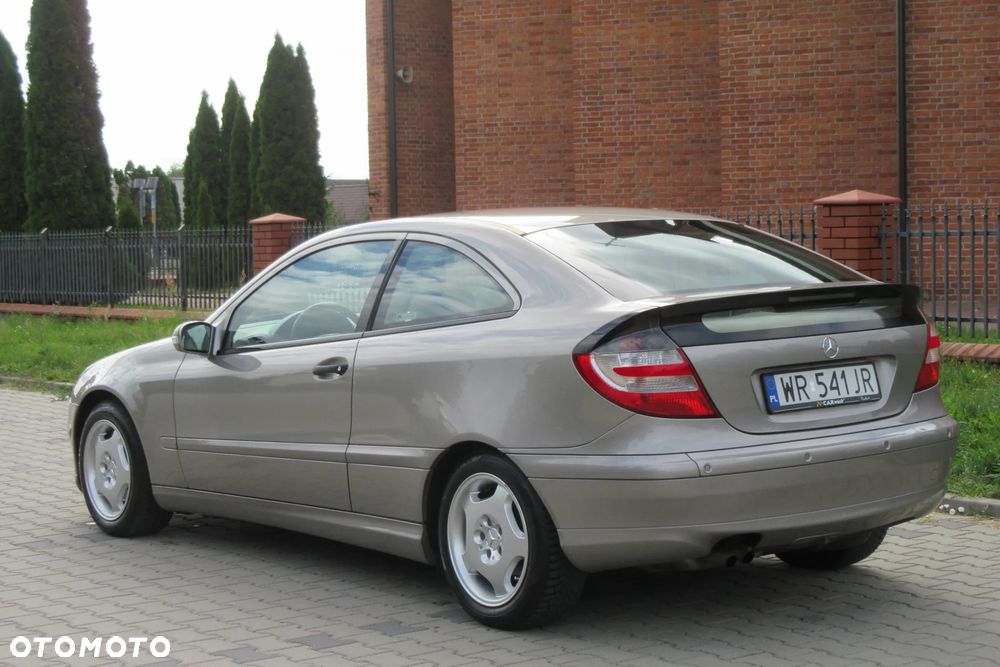Mercedes-Benz Klasa C 180 Kompressor Automatik Sport Edition - 3