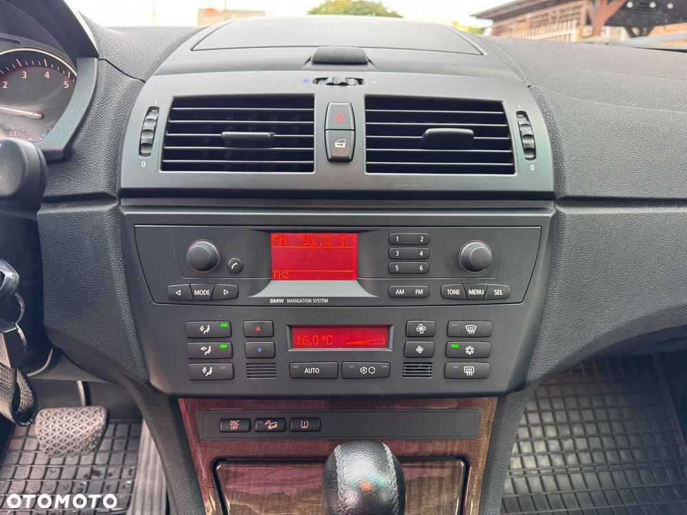 BMW X3 2.5i - 18