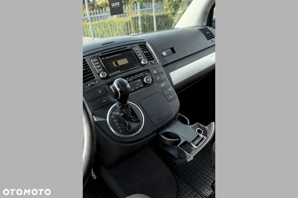 Volkswagen Multivan - 18