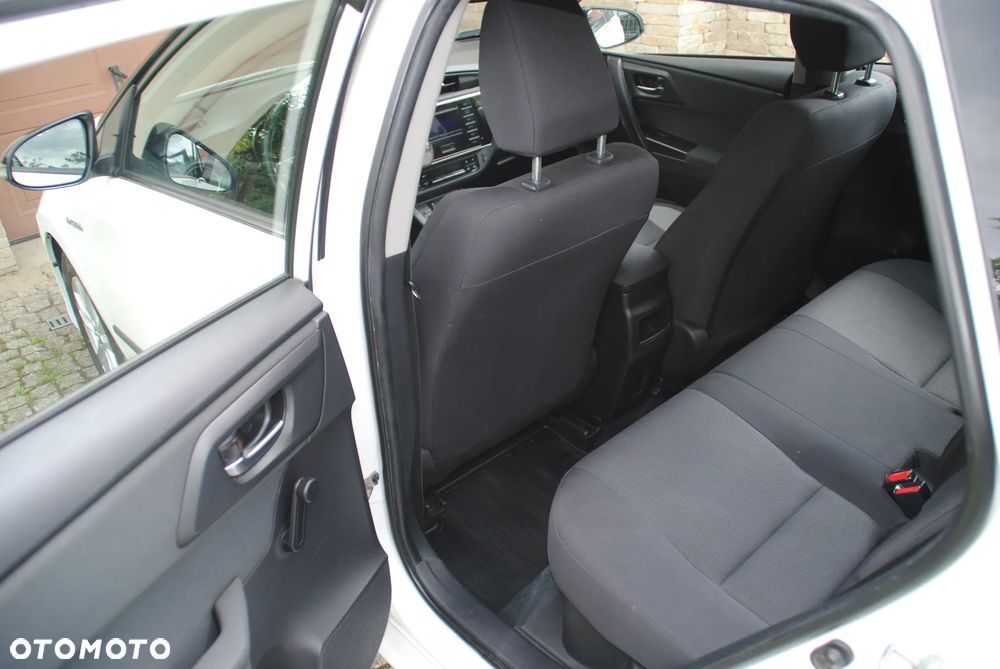 Toyota Auris Hybrid 135 Freestyle - 16