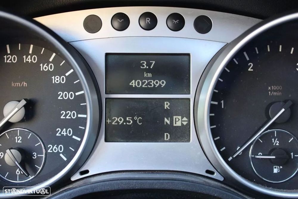 Mercedes-Benz ML 320 CDi - 11