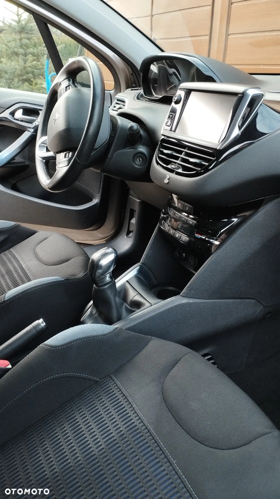 Peugeot 208 - 3