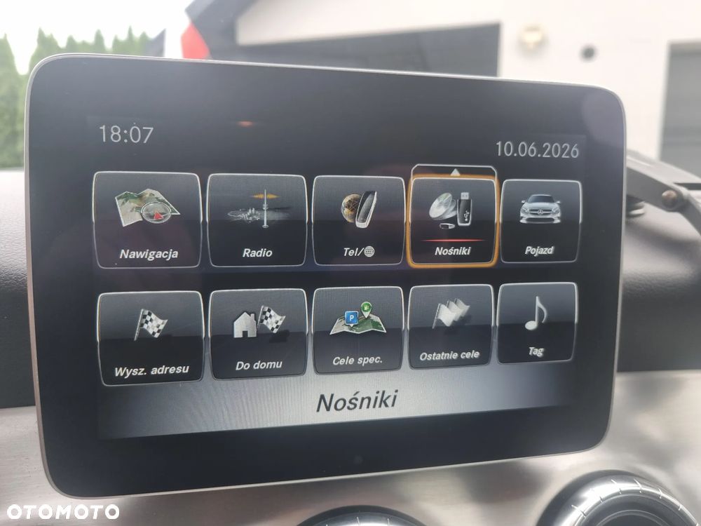 Mercedes-Benz CLA 200 7G-DCT AMG Line - 12