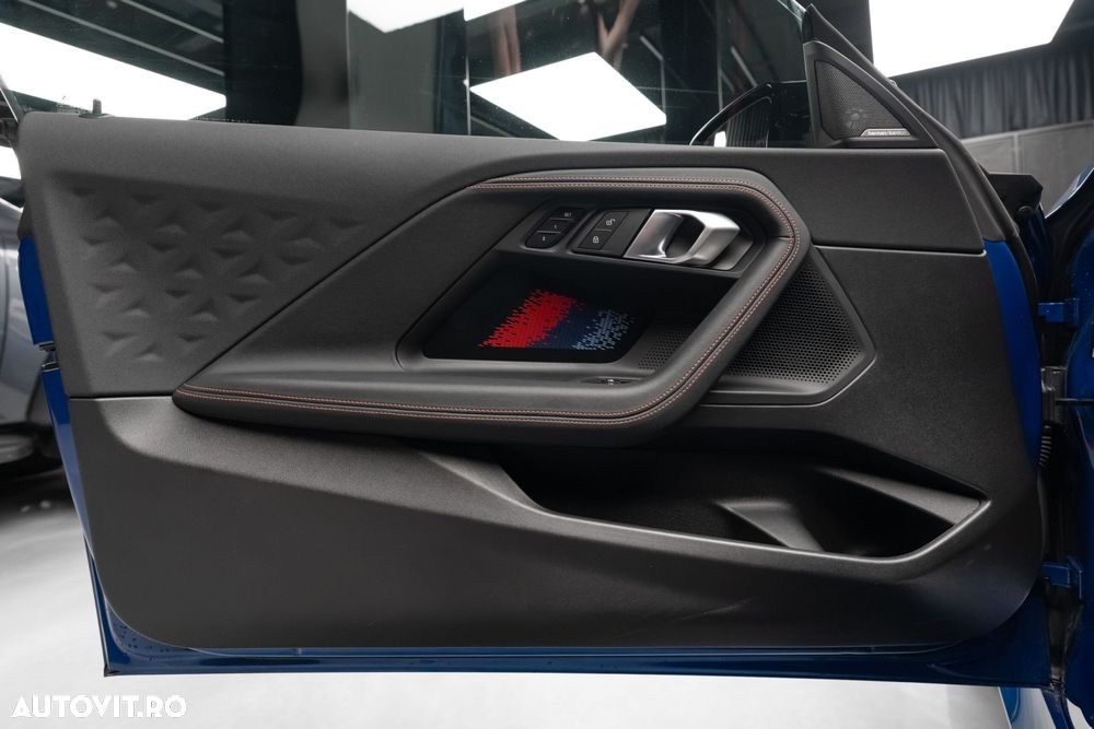BMW M2 M240i xDrive - 12