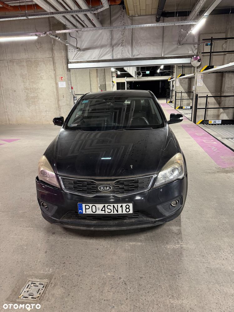 Kia Ceed - 1