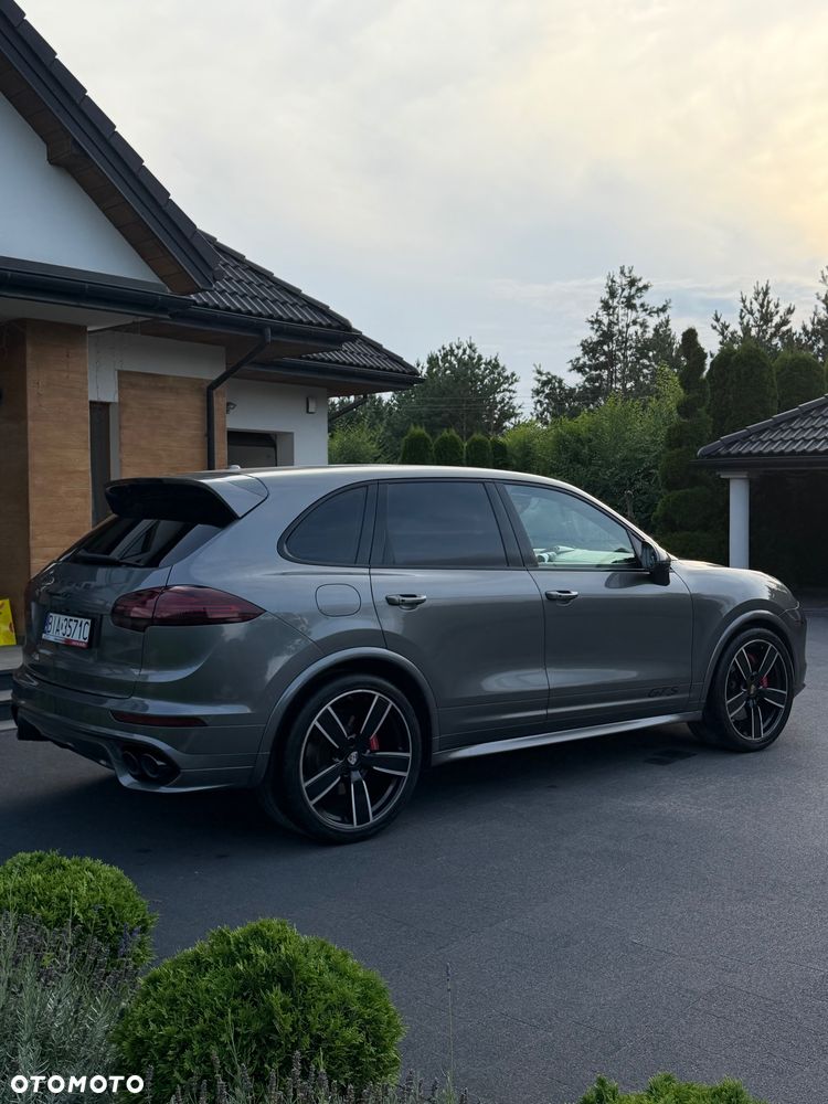 Porsche Cayenne GTS - 17