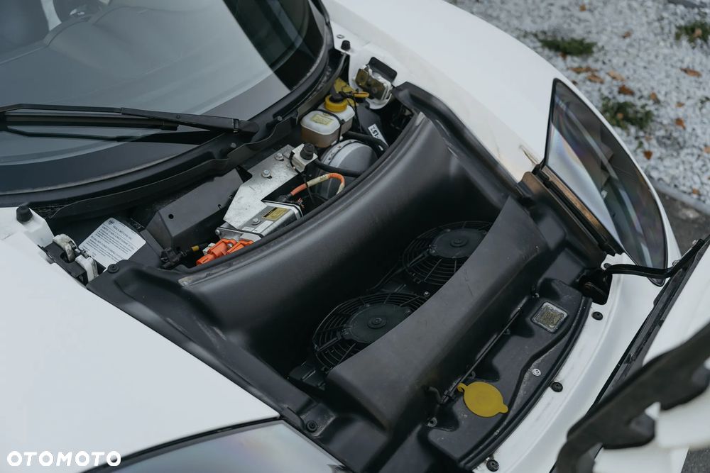 Tesla Roadster - 26