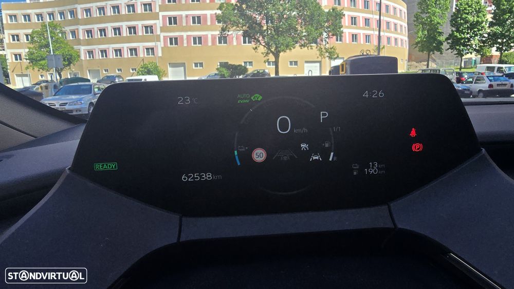 Toyota Prius 2.0 Plug-in Exclusive - 29