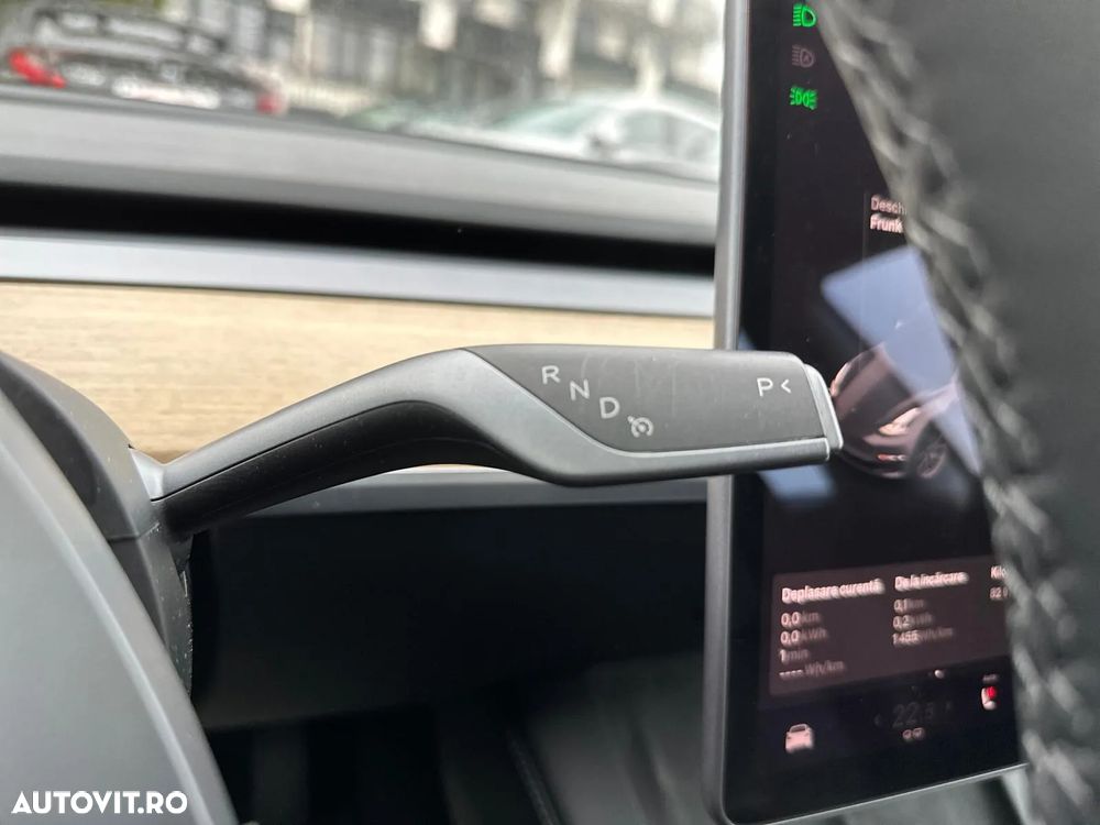 Tesla Model 3 Langstreckenbatterie Allradantrieb Dual Motor - 39