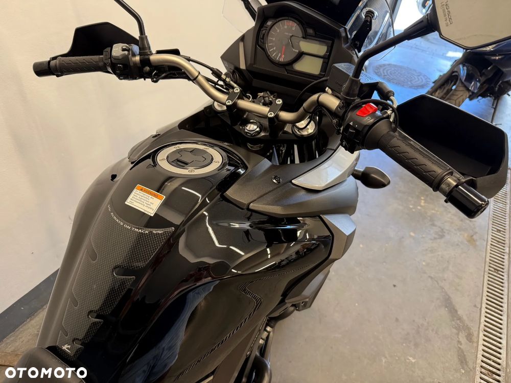 Suzuki V-STROM - 29