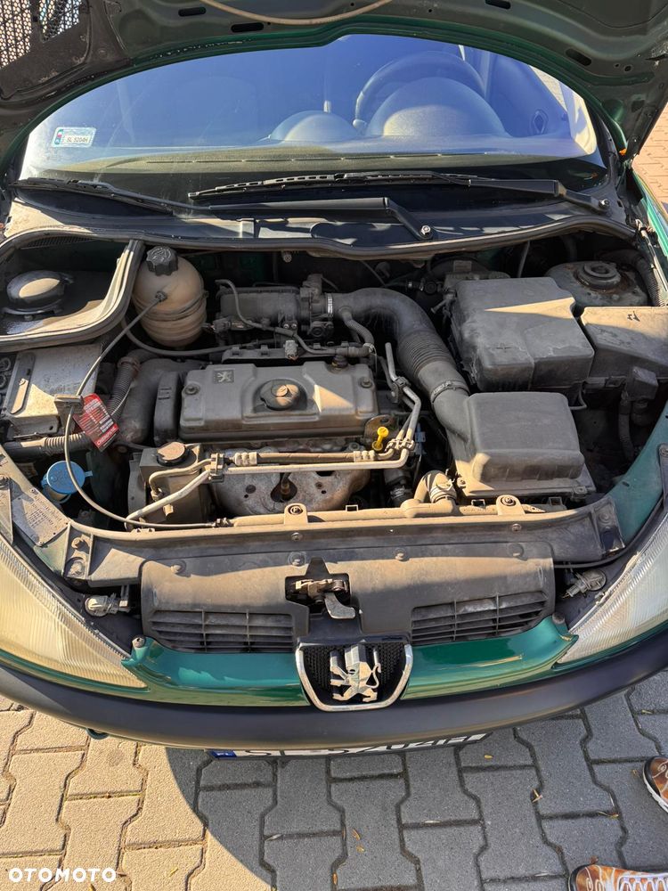 Peugeot 206 1.1 Mistral - 12