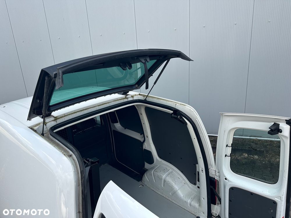 Volkswagen Caddy - 10