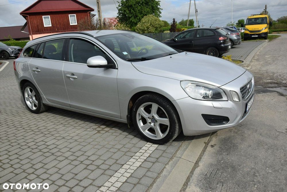 Volvo V60 D4 Momentum - 10