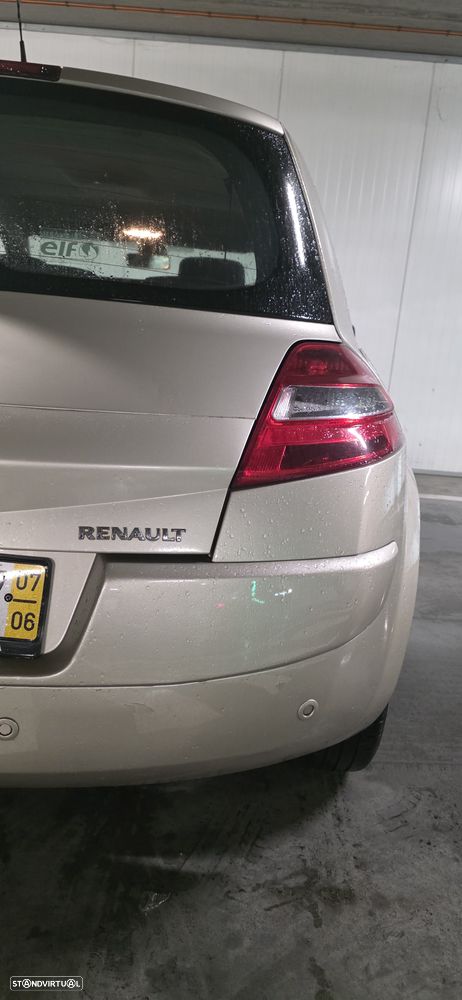 Renault Mégane 1.5 dCi Dynamique Luxe - 8