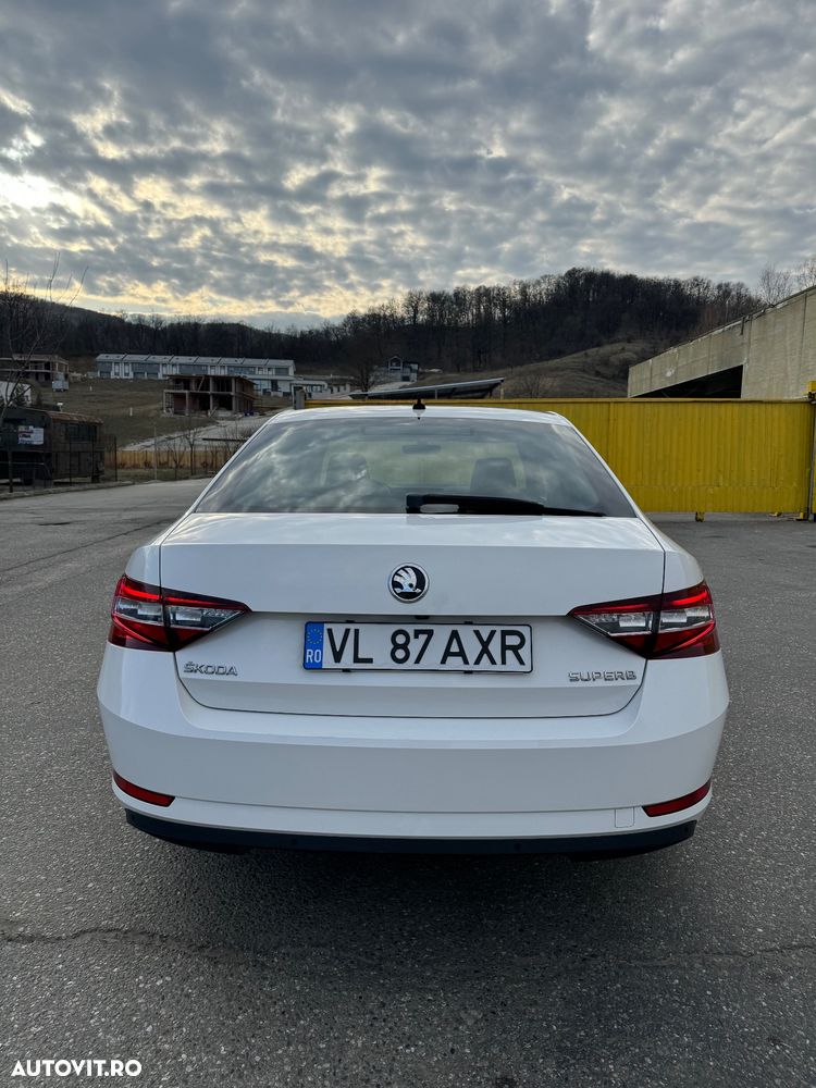 Skoda Superb 1.6 TDI DSG Ambition - 7
