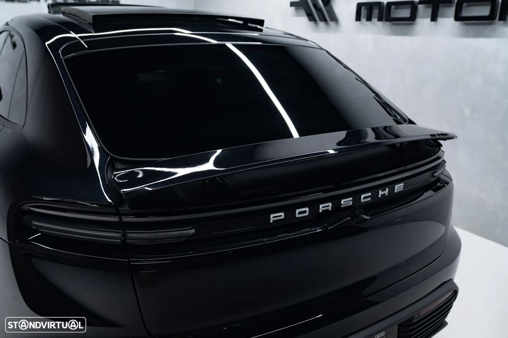 Porsche Macan Electric 4 - 16