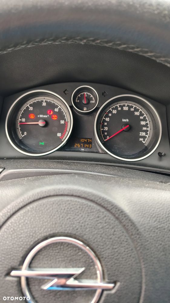Opel Astra 1.9 CDTI DPF Cosmo - 7