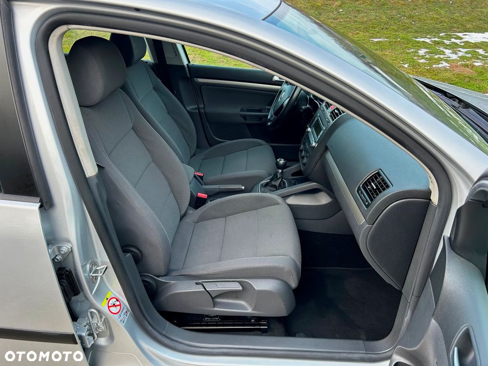 Volkswagen Golf - 23