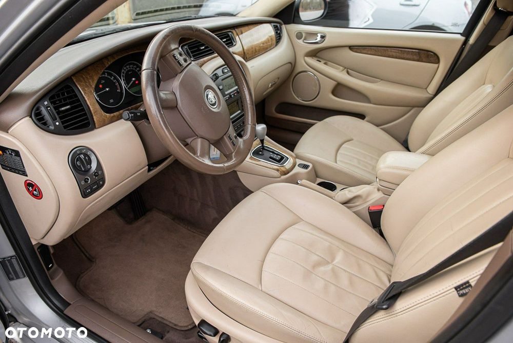 Jaguar X-Type 3.0 V6 4x4 Executive - 6