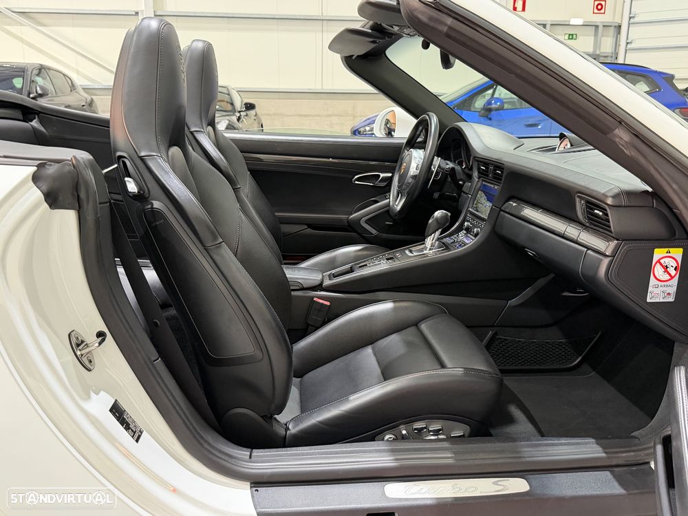 Porsche 911 (991) Turbo S Cabriolet - 48