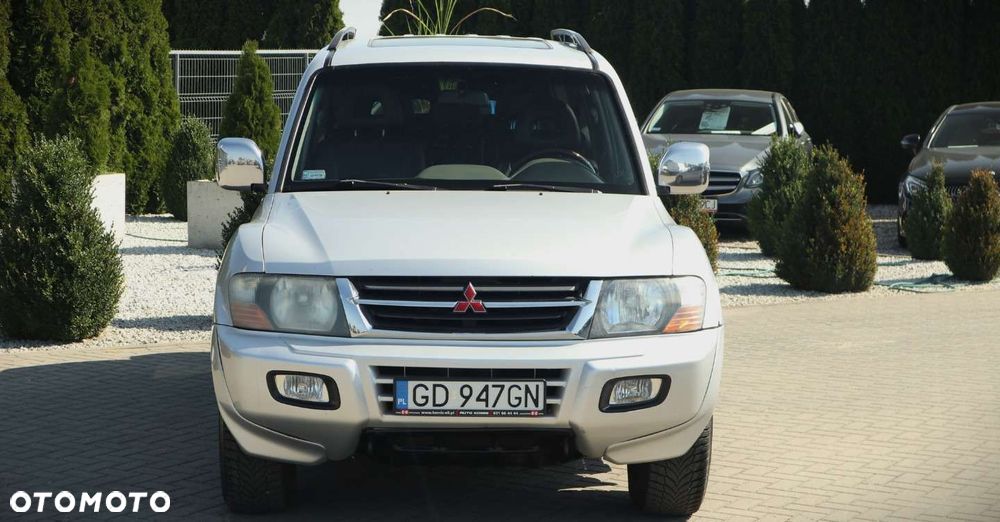 Mitsubishi Pajero - 2