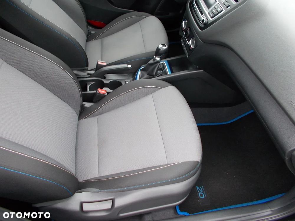 Hyundai i20 1.2 Passion Plus - 12