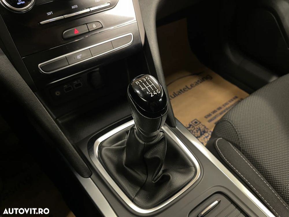 Renault Megane TCE 140 Equilibre - 20