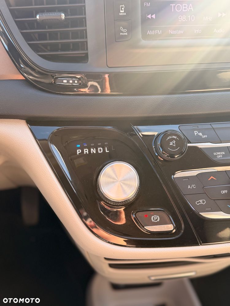 Chrysler Pacifica - 20