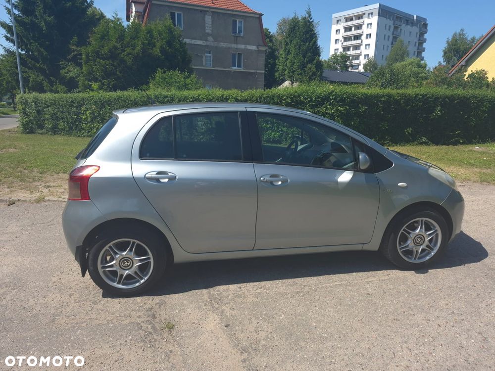 Toyota Yaris 1.4 D-4D Prestige - 3
