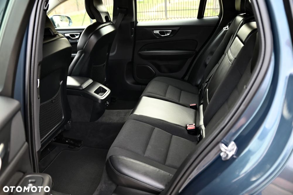 Volvo V60 D4 Geartronic Momentum Pro - 24