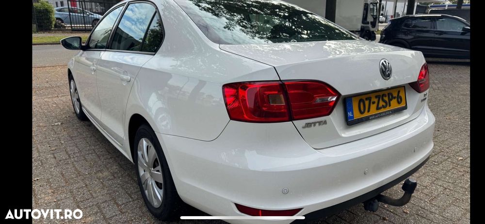 Volkswagen Jetta 1.2 TSI BlueMotion Technology Comfortline - 4