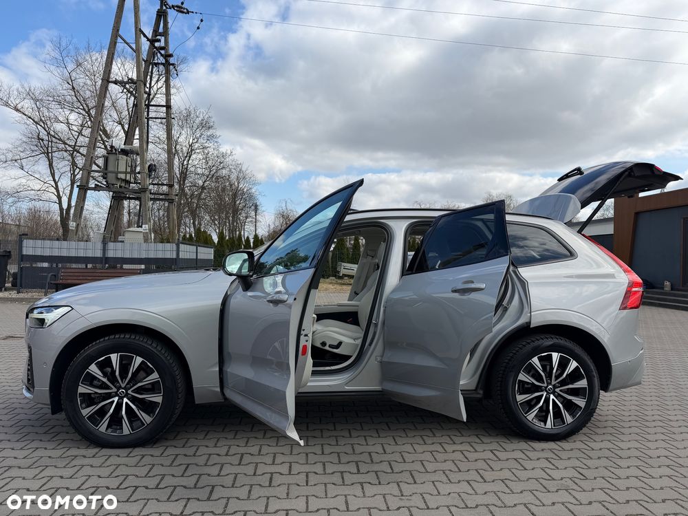 Volvo XC 60 B4 D Plus Dark - 16