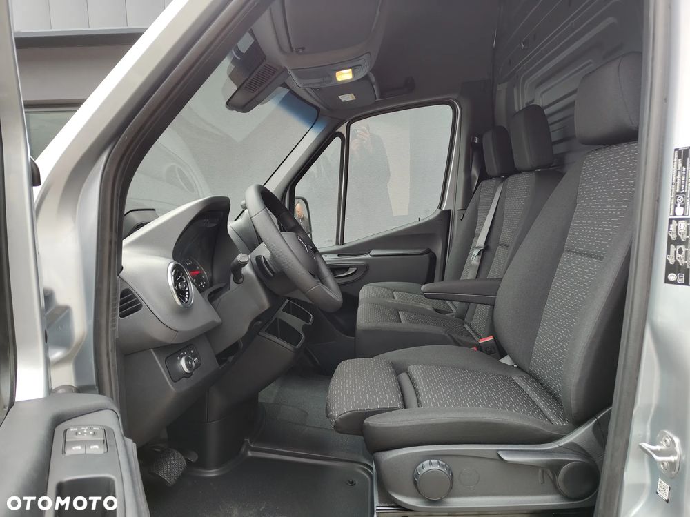 Mercedes-Benz Sprinter - 12
