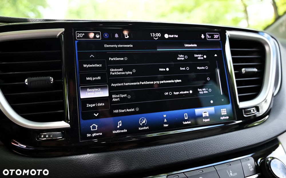 Chrysler Pacifica - 16