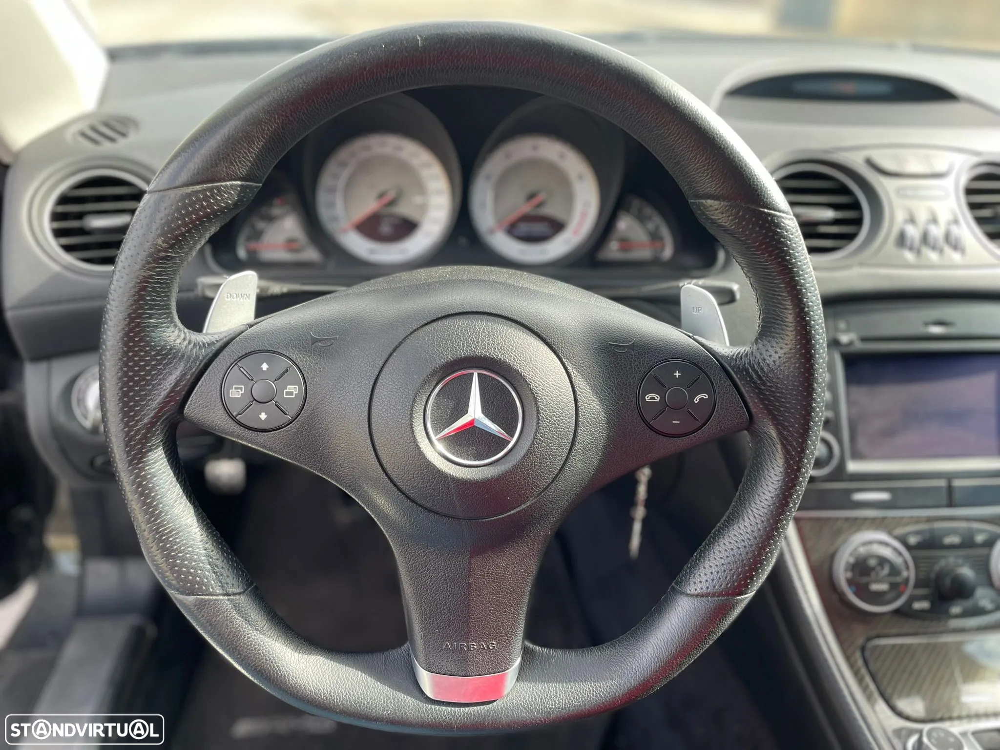 Mercedes-Benz SL 63 AMG Standard - 11