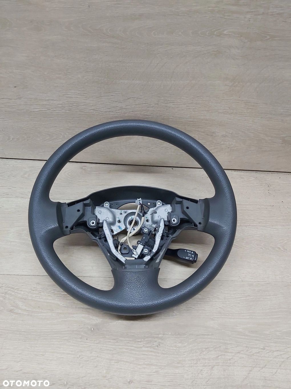 Toyota Corolla E15 kierownica tempomat USA - 1