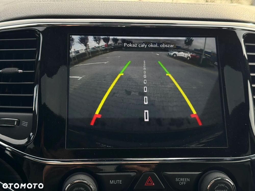 Jeep Grand Cherokee - 32