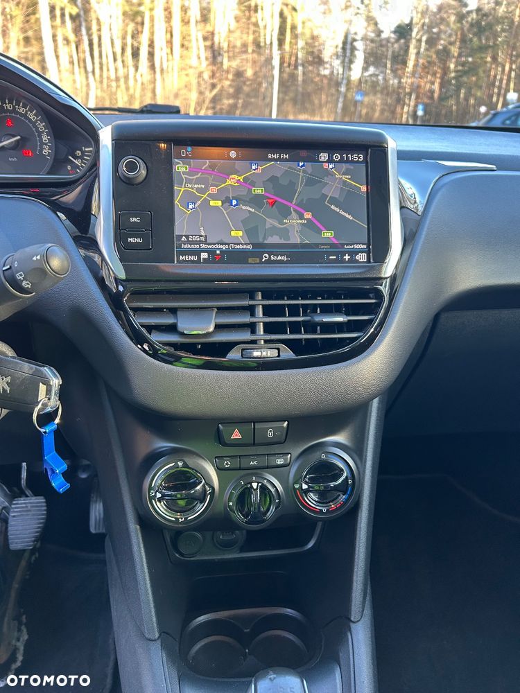 Peugeot 208 1.2 PureTech GPF Signature S&S - 11