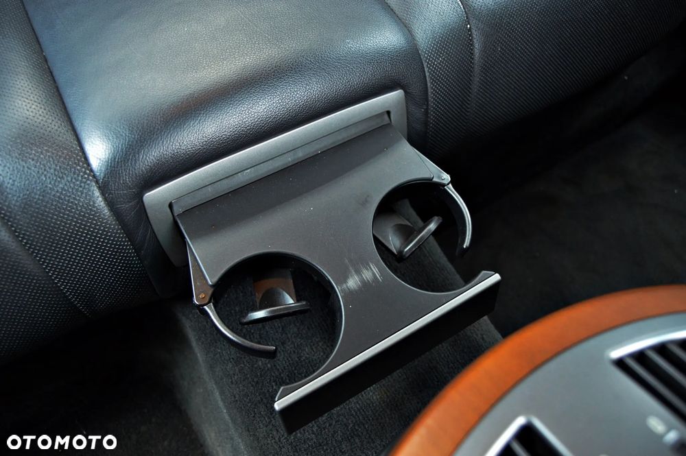 BMW Seria 7 745i - 29