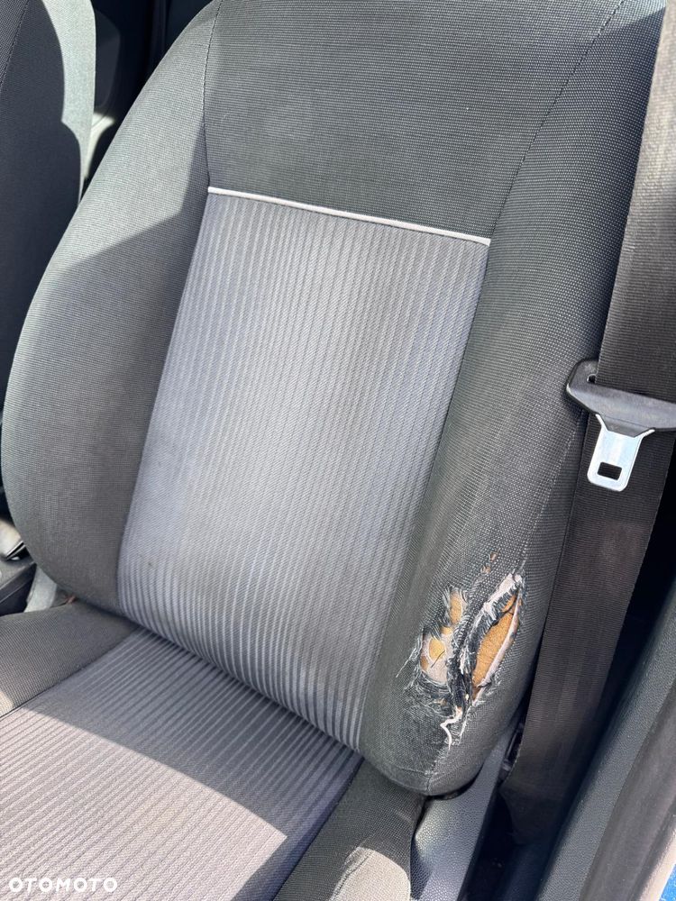 Ford Fiesta 1.4 TDCi Ambiente - 9