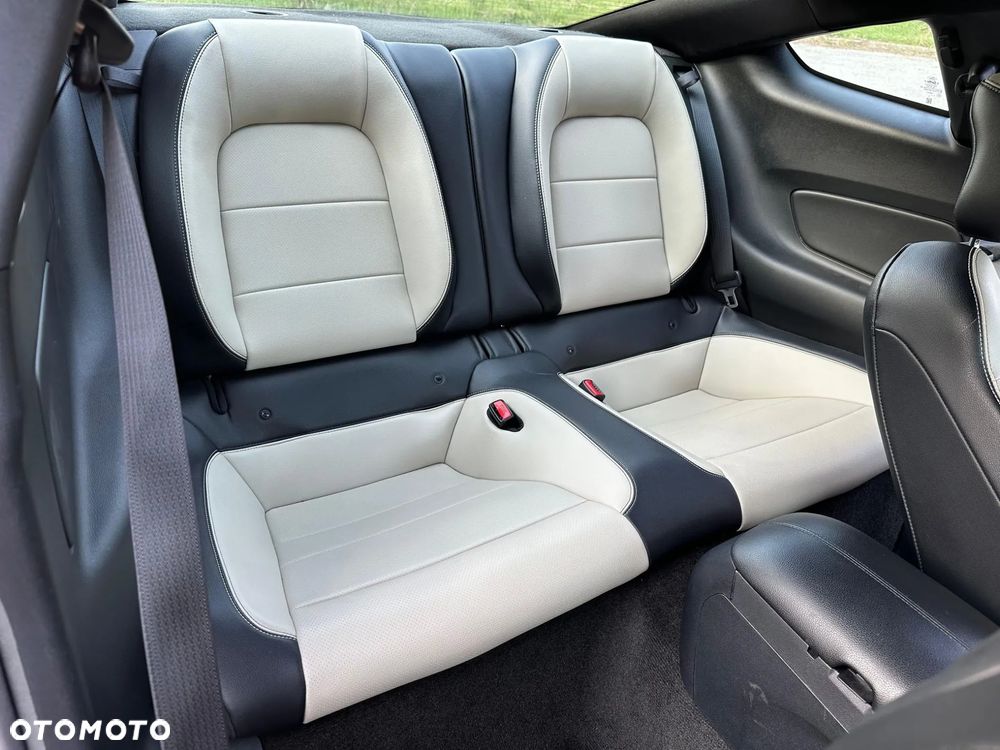 Ford Mustang 5.0 V8 GT - 24