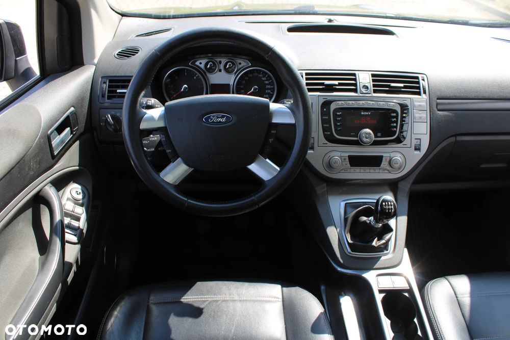 Ford Kuga 2.0 TDCi 2x4 Titanium - 14