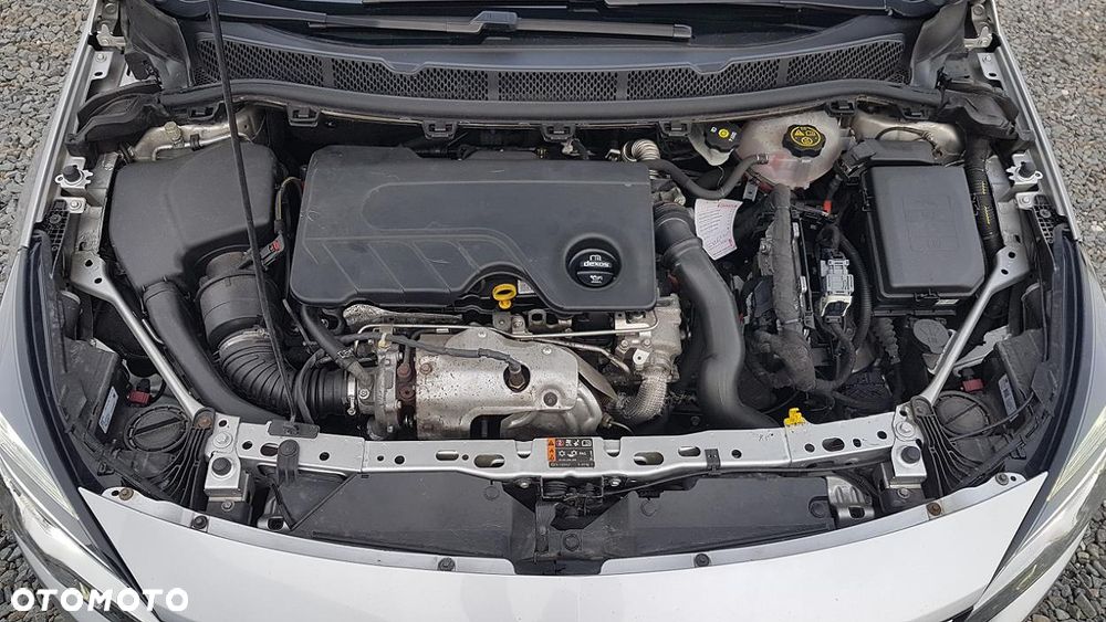 Opel Astra 1.6 CDTI Essentia - 37