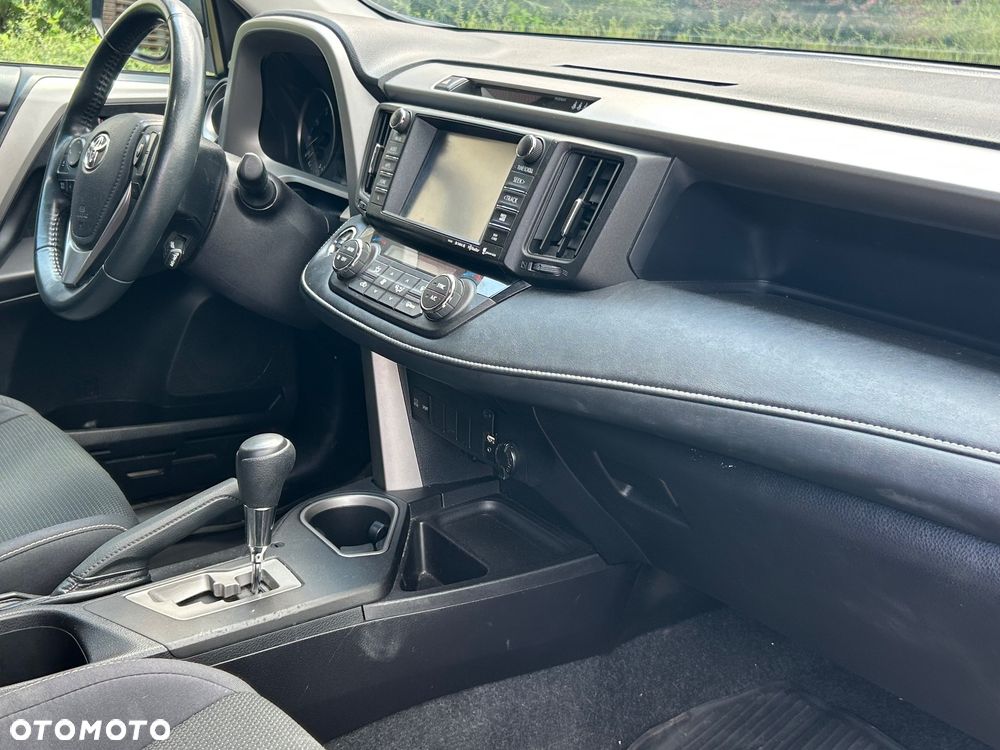 Toyota RAV4 2.5 XLE - 5