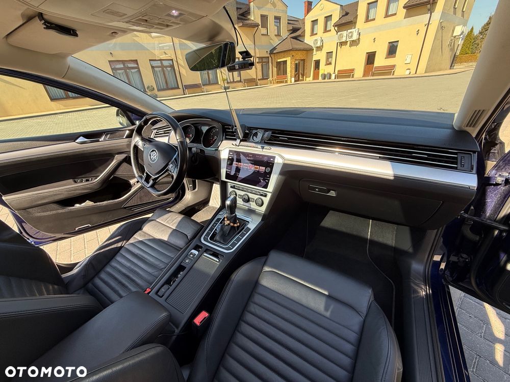 Volkswagen Passat 2.0 TDI SCR DSG Comfortline - 26