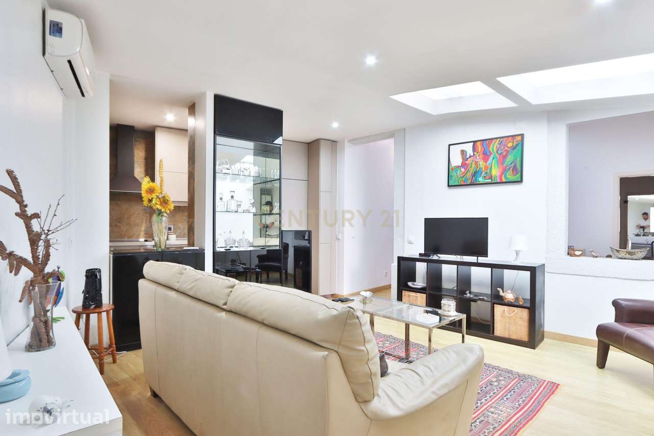 Apartamento T2 Lapa - Lisboa com 2 estacionamentos exteriores - Grande imagem: 3/17